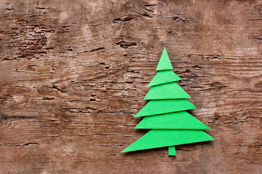 Gebastelter Weihnachtsbaum aus grünem Papier