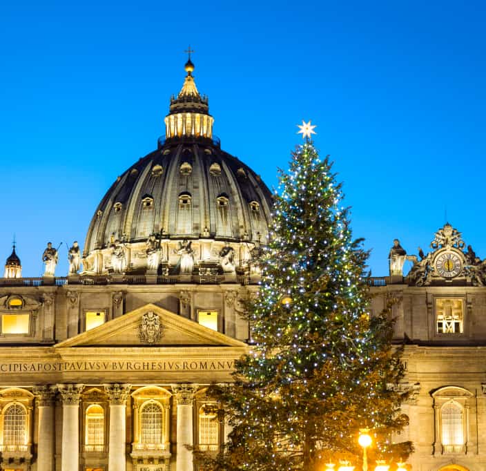 Weihnachtsbaum vor Petersdom